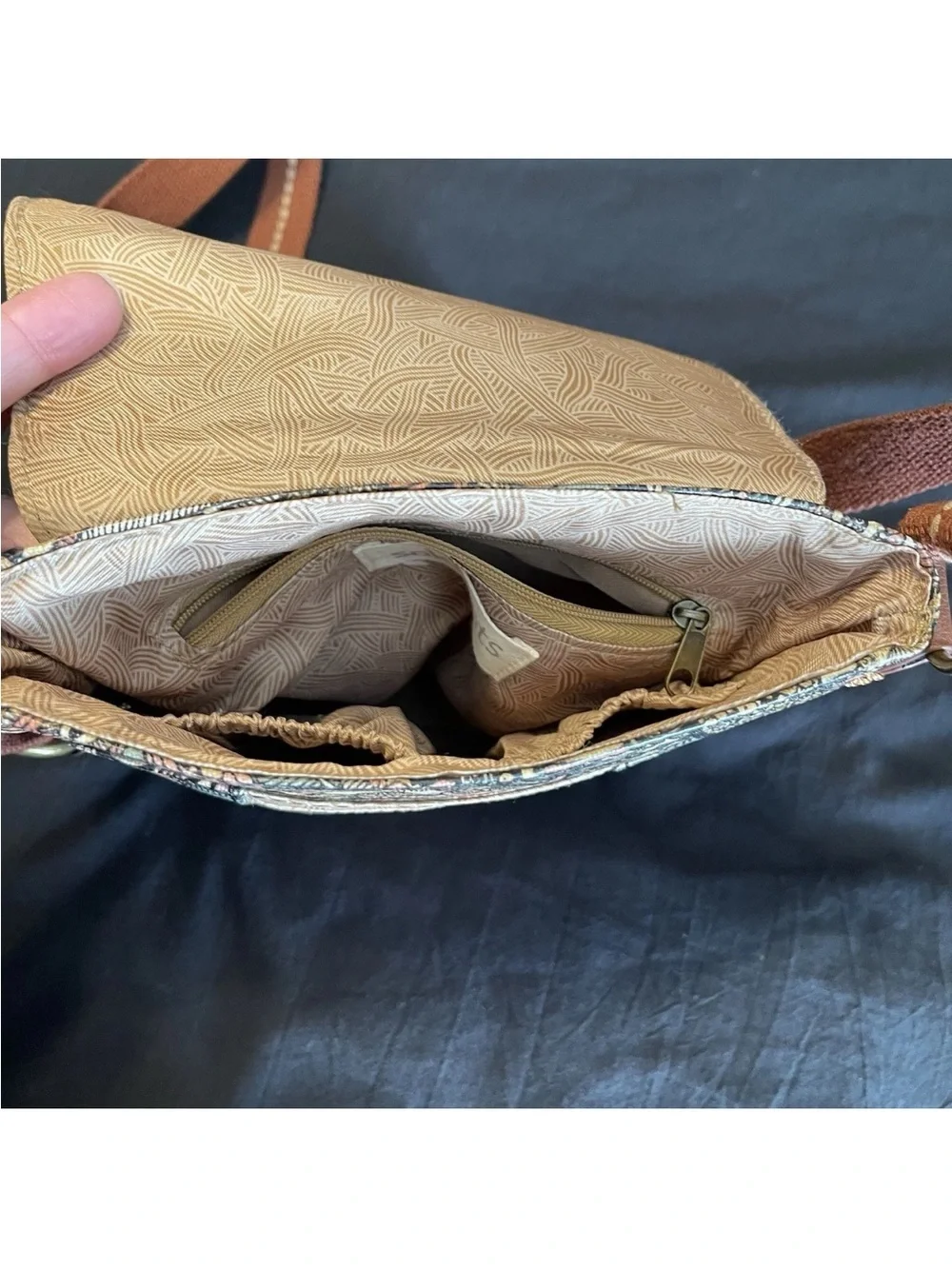 Sakroots Crossbody Purse Handbag Flap Messenger Tote Zip ID Card Bag Bird Peace
